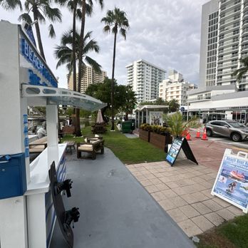 Beach Boat Rental - Front desk - Boating Near Me - Miami Beach, Florida Beach Boat Rental - Front desk - Boating Near Me - Miami Beach, Florida
