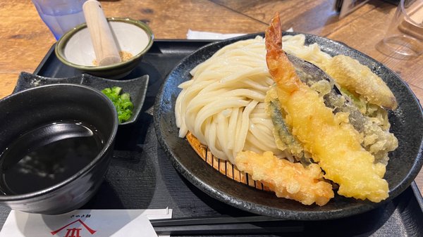 Yamashita Honki Udon - Shibuya Namikibashi by null