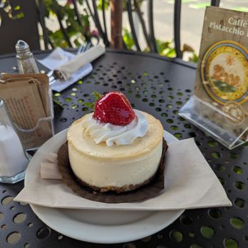 Urth Caffé - Cheesecake - Breakfast & Brunch Near Me - Santa Monica, California