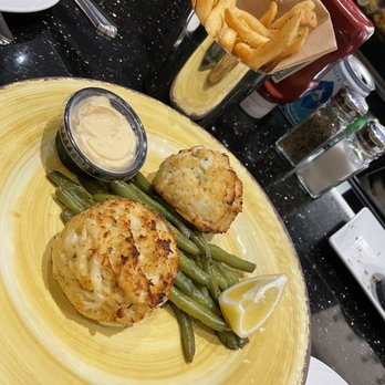 BWI Airport Marriott - Crab cakes entree - Hotels Near Me - Linthicum Heights, Maryland BWI Airport Marriott - Crab cakes entree - Hotels Near Me - Linthicum Heights, Maryland