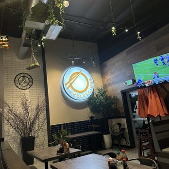 Pholuscious - Seating area - Vietnamese Near Me - Huntington Beach, California Pholuscious - Seating area - Vietnamese Near Me - Huntington Beach, California