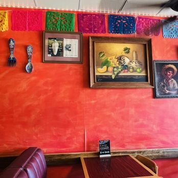 Cilantro's - Decoración e interior - Mexican Near Me - Austin, Texas Cilantro's - Decoración e interior - Mexican Near Me - Austin, Texas
