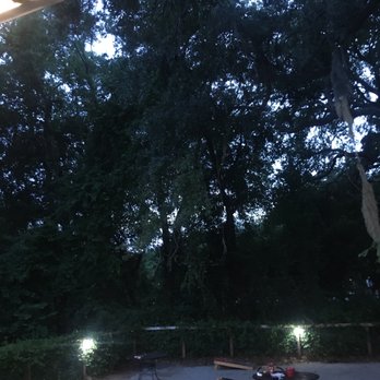 Brody's Bar & Grill - Outdoor socializing area - American Near Me - Beaufort, South Carolina