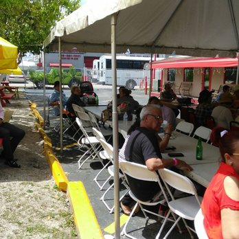 Terraza El Dimar - Show are outside - Latin American Near Me - Miami, Florida Terraza El Dimar - Show are outside - Latin American Near Me - Miami, Florida