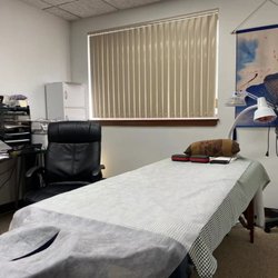 Ling Nature Balance Acupuncture - Ling Nature Balance acupuncture clinic another treatment room