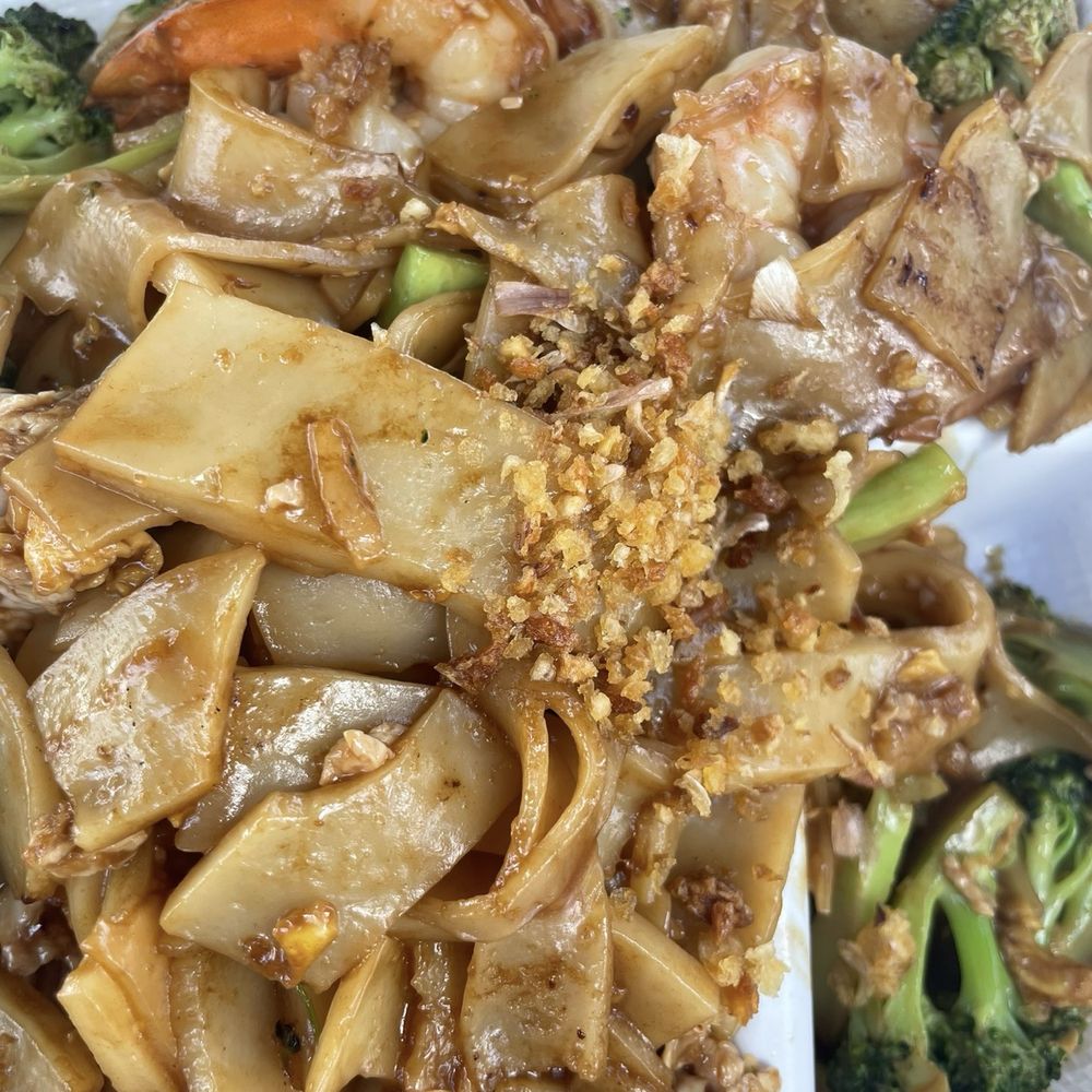 Pad See Yew with Shrimp Pad See Yew with Shrimp