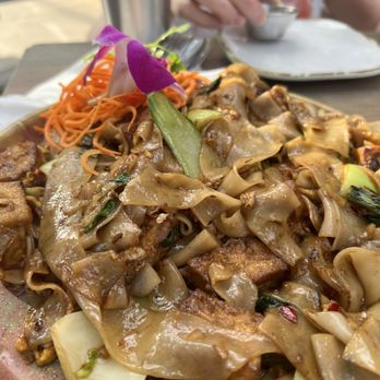 Aloy Thai Eatery-Capitol Hill - Thai Near Me - Denver, Colorado