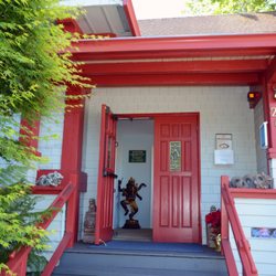Spiritual Healing Center - The Spiritual Healing Center offers guided Meditation and Healing every Tuesday evening at 7PM. Sunday morning Prayer, Yoga and Meditation.