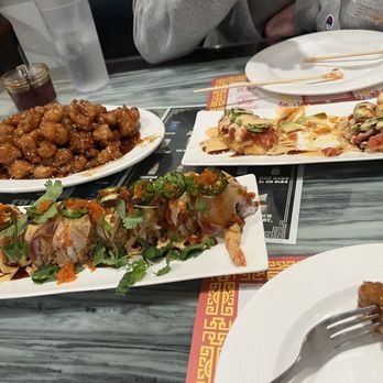 Hughson Asian Kitchen - Garlic Chicken . Ocean roll & Crispy Spicy - Chinese Near Me - Hughson, California