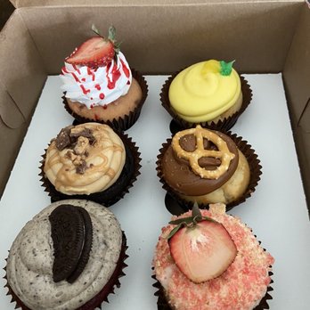 Lil’ Cakes and Creamery - Strawberries and Cream, Lemon Drop, Peanut Butter, Sinful Caramel, Red Velvet Oreo, and Strawberry Crunch Cupcakes - Cupcakes Near Me - Gaithersburg, Maryland Lil’ Cakes and Creamery - Strawberries and Cream, Lemon Drop, Peanut Butter, Sinful Caramel, Red Velvet Oreo, and Strawberry Crunch Cupcakes - Cupcakes Near Me - Gaithersburg, Maryland