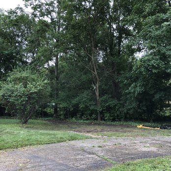 Fernando's Landscaping & Tree Service - a vacant lot - Landscaping Near Me - Glen Ellyn, Illinois Fernando's Landscaping & Tree Service - a vacant lot - Landscaping Near Me - Glen Ellyn, Illinois