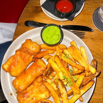 The Dead Rabbit - CRISPY FISH & CHIPS - Cocktail Bars Near Me - New York, New York The Dead Rabbit - CRISPY FISH & CHIPS - Cocktail Bars Near Me - New York, New York