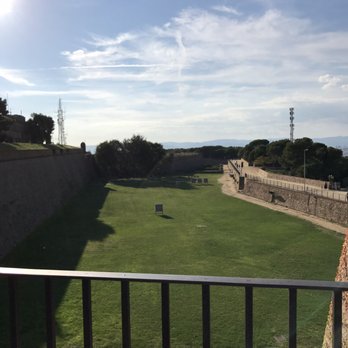 Castell de Montjuïc - Local Flavor Near Me - Barcelona, B Castell de Montjuïc - Local Flavor Near Me - Barcelona, B