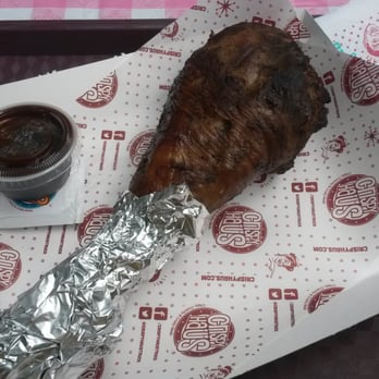 Crispy Haüs Truck - La especialidad pierna de pavo bbq - Food Trucks Near Me - Cancún, ROO Crispy Haüs Truck - La especialidad pierna de pavo bbq - Food Trucks Near Me - Cancún, ROO