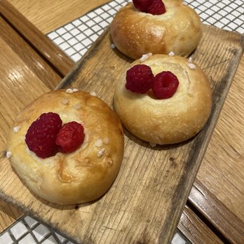 Avec River North - brioche - Mediterranean Near Me - Chicago, Illinois