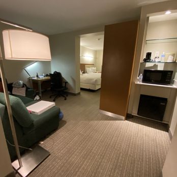 SpringHill Suites by Marriott Chicago Downtown/River North - Entrance view - Hotels Near Me - Chicago, Illinois SpringHill Suites by Marriott Chicago Downtown/River North - Entrance view - Hotels Near Me - Chicago, Illinois
