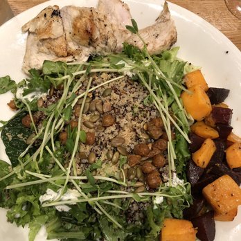 Earls Kitchen + Bar - Quinoa and avocado powerbowl - New American Near Me - Somerville, Massachusetts