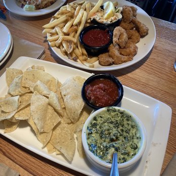 Applebee's Grill + Bar - Crispy shrimp and spinach dip appetizer - American Near Me - Napa, California
