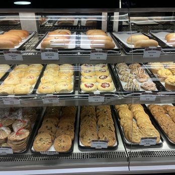 Buc-ee's - Bakery - Convenience Stores Near Me - Bastrop, Texas Buc-ee's - Bakery - Convenience Stores Near Me - Bastrop, Texas