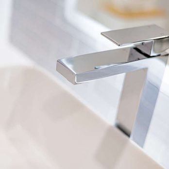 Thriftlodge - Guest room bath - Hotels Near Me - Kingston, Ontario