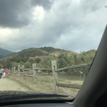 Riley's Farm - Driving in - Fruits & Veggies Near Me - Oak Glen, California Riley's Farm - Driving in - Fruits & Veggies Near Me - Oak Glen, California