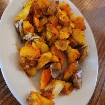 Strawberry Place - Home fries - Breakfast & Brunch Near Me - Nyack, New York