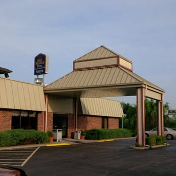 Best Western Shepherdsville - Front entrance. - Hotels Near Me - Shepherdsville, Kentucky