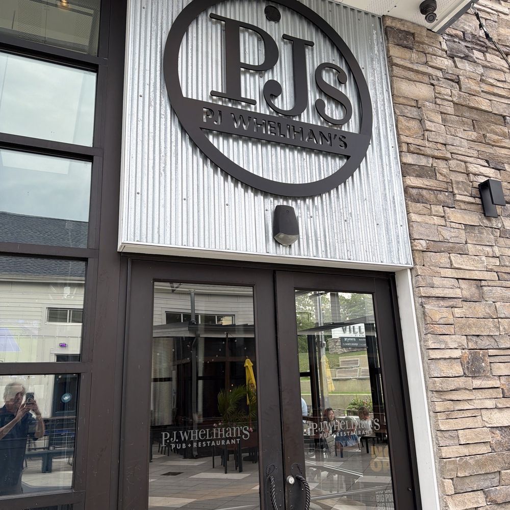 PJ Whelihan’s Pub + Restaurant - Newtown - Sports Bars Near Me - Newtown, Pennsylvania