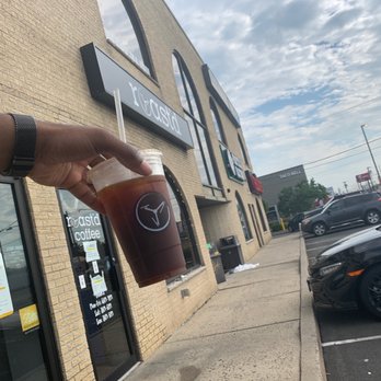 Roast’d Coffee - Iced americano (Quad) - Coffee & Tea Near Me - Hasbrouck Heights, New Jersey