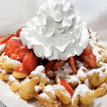 Sweet Thangs Carnival Eats Atlanta - strawberries and whipped cream - Shaved Ice Near Me - Atlanta, Georgia Sweet Thangs Carnival Eats Atlanta - strawberries and whipped cream - Shaved Ice Near Me - Atlanta, Georgia