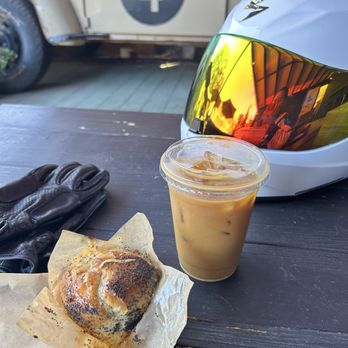 Fourtillfour Cafe - Coffee & Tea Near Me - Encinitas, California