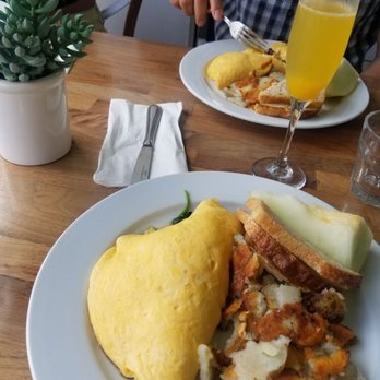 Metro Cafe - El Segundo, and Cheddar spinach mushroom omelette - American Near Me - El Segundo, California Metro Cafe - El Segundo, and Cheddar spinach mushroom omelette - American Near Me - El Segundo, California
