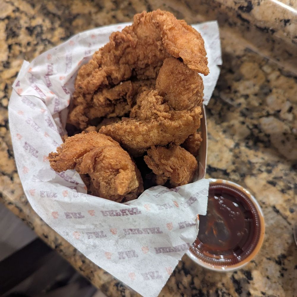 Big Chicken - 5pc tenders with the Memphis BBQ sauce - Chicken Shop Near Me - Las Vegas, Nevada