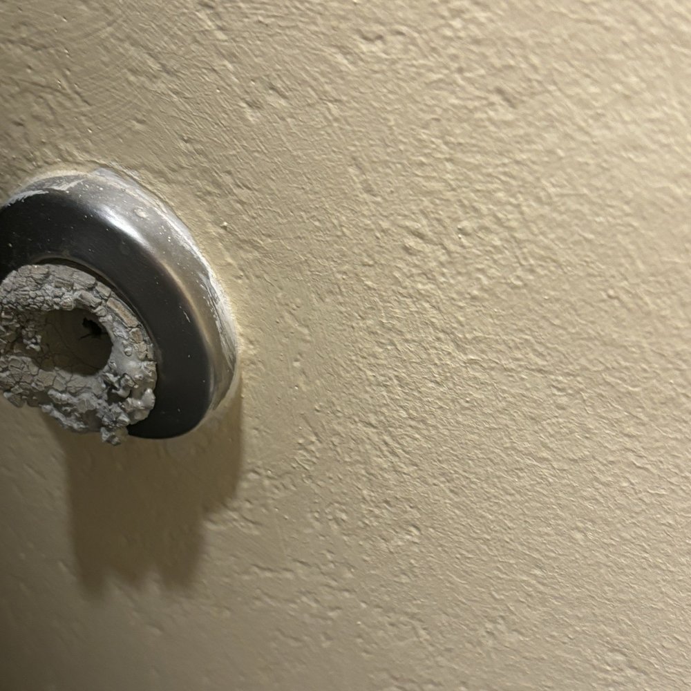 Days Inn by Wyndham Augusta - Bathroom - Hotels Near Me - Augusta, Maine