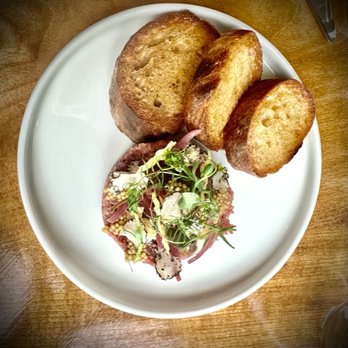 Art Restaurant Mánes - Beautifully presented and deliciosu beef tartare - Czech Near Me - Prague, Puerto Rico