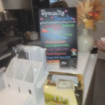 Malu Bakery - Bakeries Near Me - Queens, New York