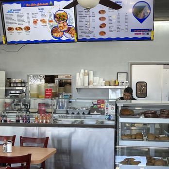 Con Sabor Salvadoreño - Inside - Salvadoran Near Me - San Fernando Valley, California Con Sabor Salvadoreño - Inside - Salvadoran Near Me - San Fernando Valley, California