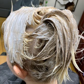 Salon Sculpt - During pic of lightning process on a global lightning by Monica v. Montes - Waxing Near Me - Lubbock, Texas