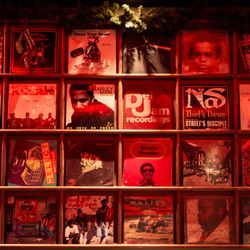 Melloo - Vinyl wall