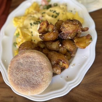 Alexxa's - Egg scramble with hollandaise and crab meat - Breakfast & Brunch Near Me - Las Vegas, Nevada