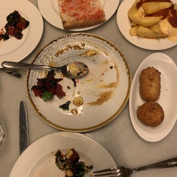 Bar del Pla - Croquettes. Tuna tartar, patas bravas, tomato toast - Tapas Bars Near Me - Barcelona, B Bar del Pla - Croquettes. Tuna tartar, patas bravas, tomato toast - Tapas Bars Near Me - Barcelona, B