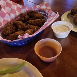 Madsen’s Bowling & Billiards and EJ’s Lounge & Grill - "Put yo damn sauce on yo self!" LOL