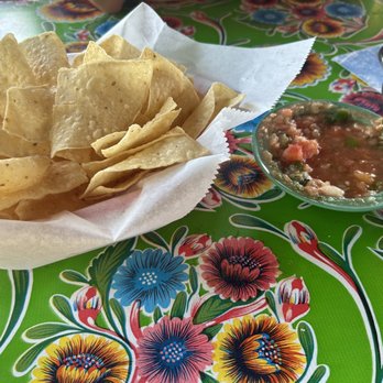Hula Hut - Chips & Salsa - Tex-Mex Near Me - Austin, Texas