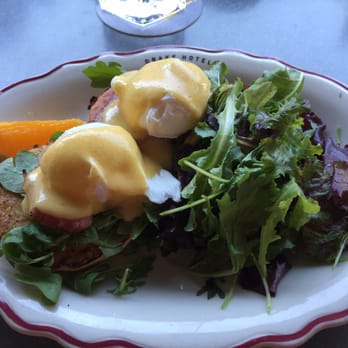 Drake's Corner Café + Bistro - Eggs Benny - Breakfast & Brunch Near Me - Toronto, Ontario