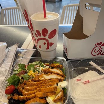 Chick-fil-A - Cobb Salad !! - Fast Food Near Me - Bloomington, Minnesota Chick-fil-A - Cobb Salad !! - Fast Food Near Me - Bloomington, Minnesota