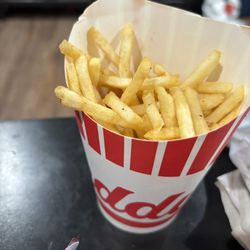 Freddy's Frozen Custard & Steakburgers - Shoe string fries