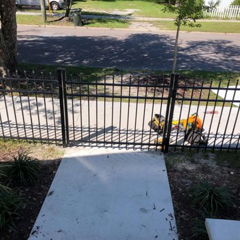 Big Jerry’s Fencing - Front Gate Installation - Fences & Gates Near Me - Jacksonville, Florida Big Jerry’s Fencing - Front Gate Installation - Fences & Gates Near Me - Jacksonville, Florida