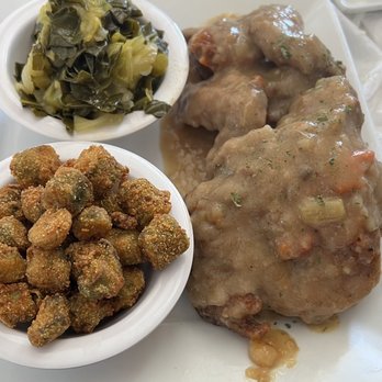 Matthews Home Style Cooking - Smothered Chicken White Meat Dinner - Southern Near Me - Gardena, California Matthews Home Style Cooking - Smothered Chicken White Meat Dinner - Southern Near Me - Gardena, California