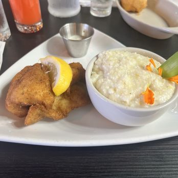 Dunns River Island Cafe - Catfish and grits - Caribbean Near Me - Tampa, Florida