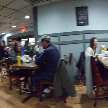Governor's Pub - Burgers Near Me - Edenton, North Carolina